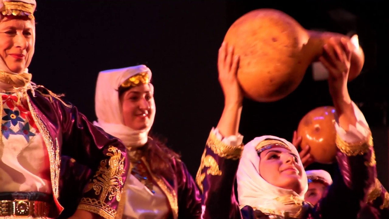 Turkisch folkloristic dance and theater group Ozan performs 