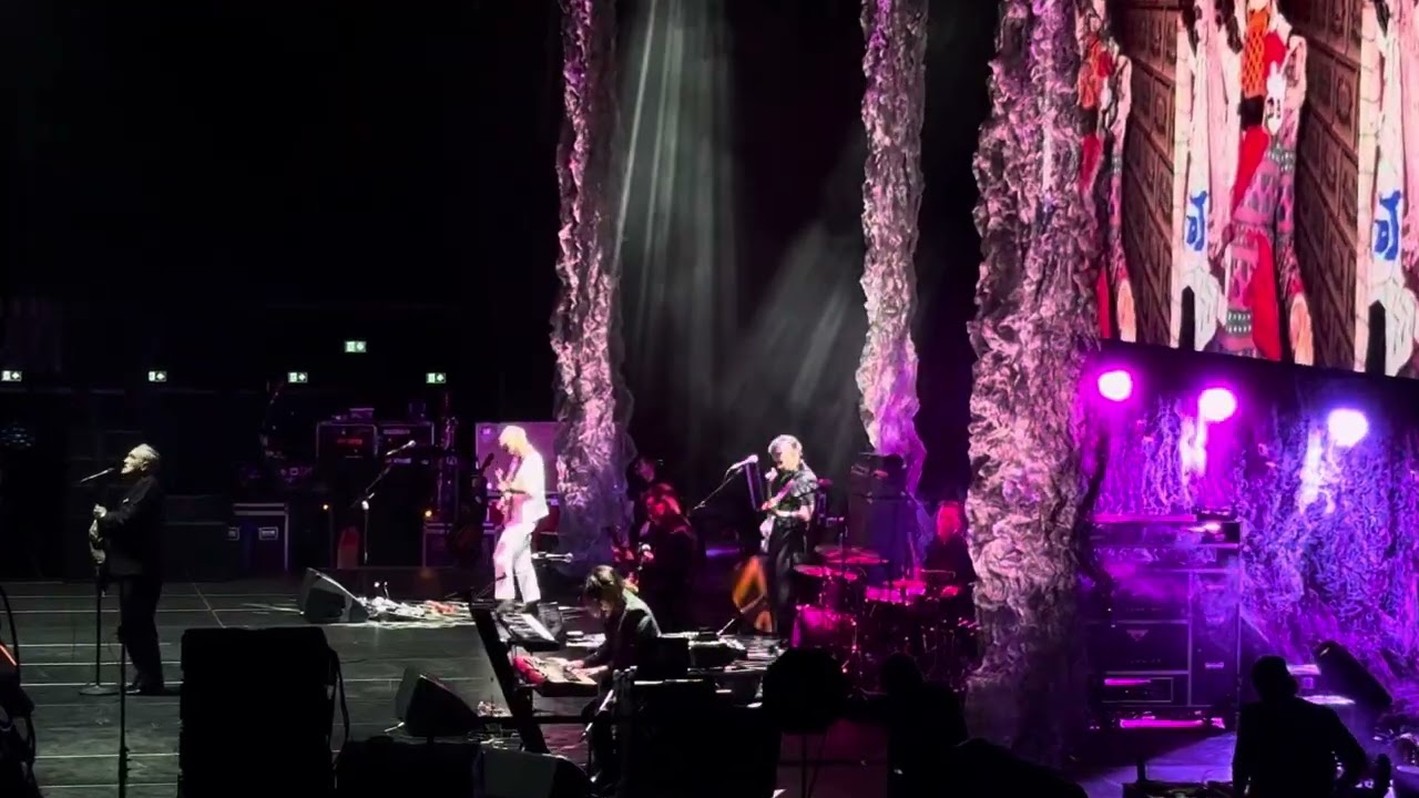 Morrissey - Rebels Without Applause (live Manchester 2025)