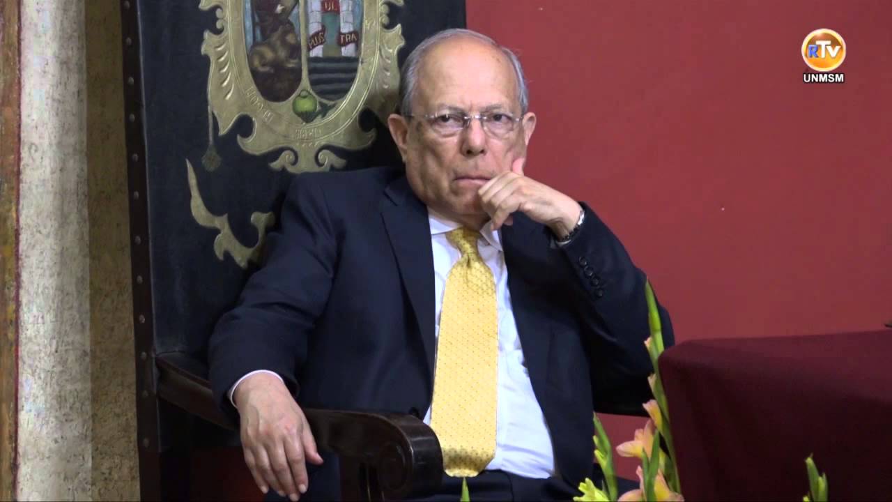 Federico Prieto Celi es condecorado con Medalla de Honor Sanmarquina