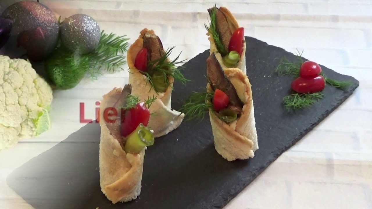 &Scaron;protu maizītes. Sprat sandwiches different way.