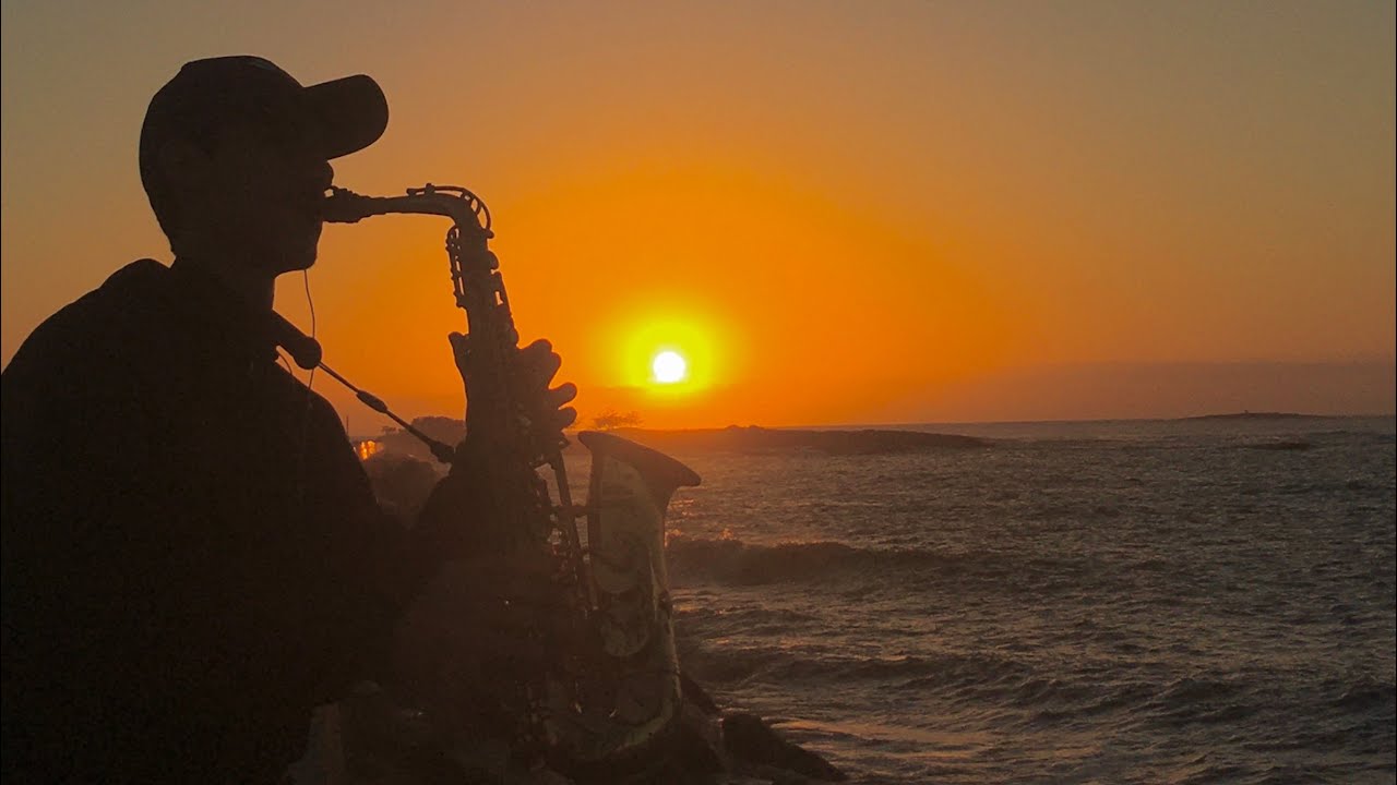 Deus Está Aqui - Saxofone Performance