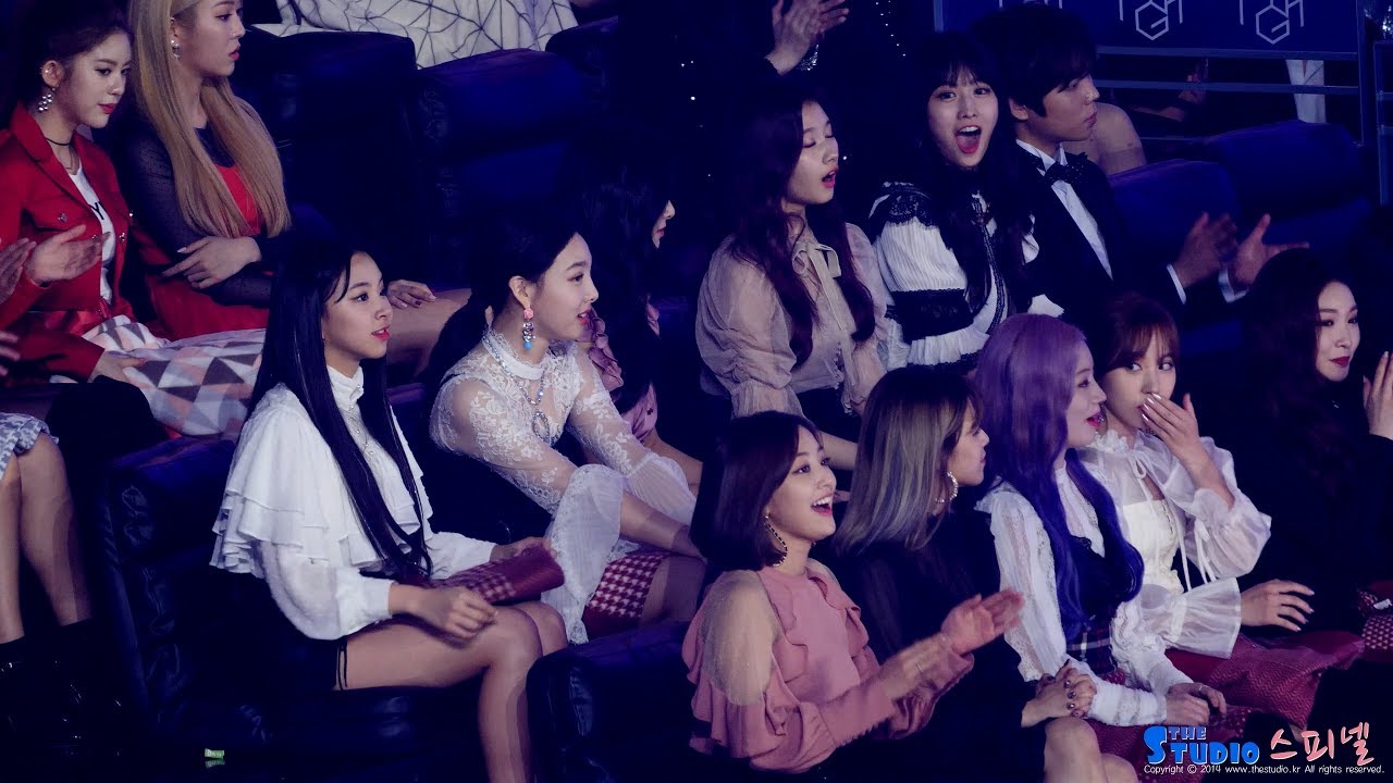 181106 베스트셀링 아티스트 수상에 놀란 트와이스 TWICE 4K 직캠 @ 지니뮤직어워드 by Spinel