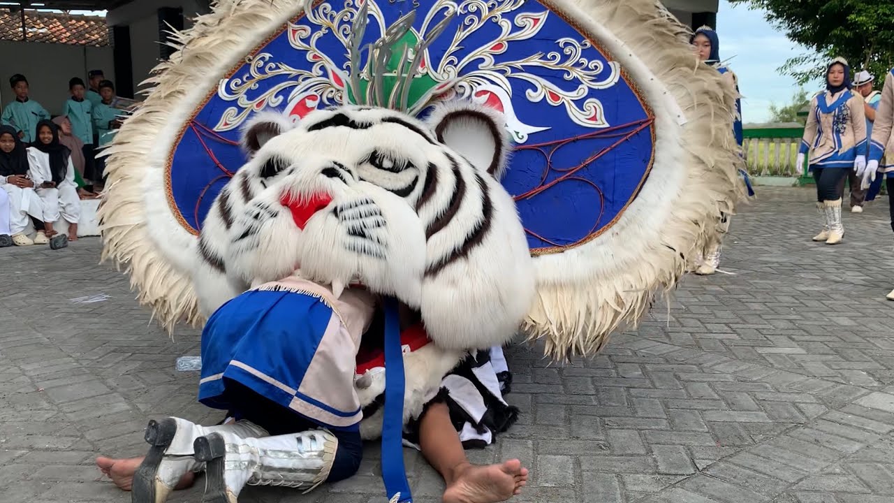 Barongan Makan Mayoret Cantik Jmp Di Menduran Purwodadi