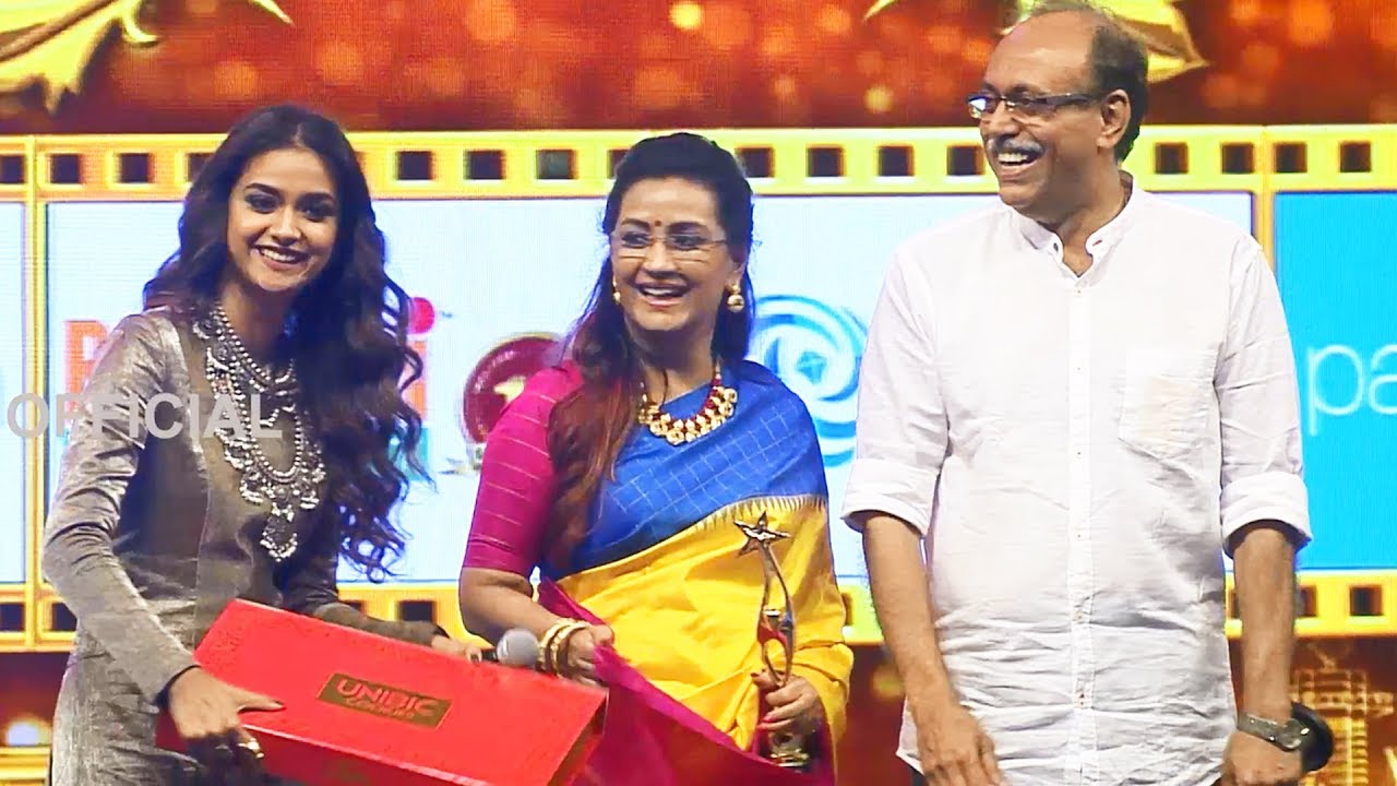 National Award Winner Keerthy Suresh And Her Parents Gets Honoured At SIIMA
