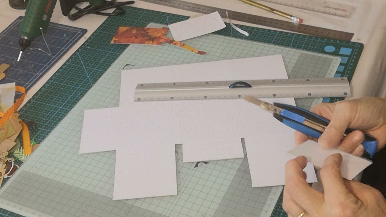 tuto carte cadeau pochette avec 1 seule feuille 30 x30 action SIMPLE et DÉBUTANT