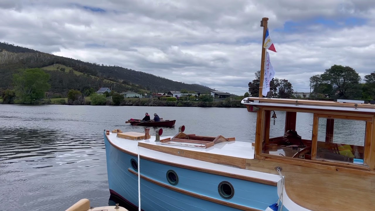 Dinghy cruising Huon River - Disaster and a Surprise! #sailing #woodenboats #dinghy