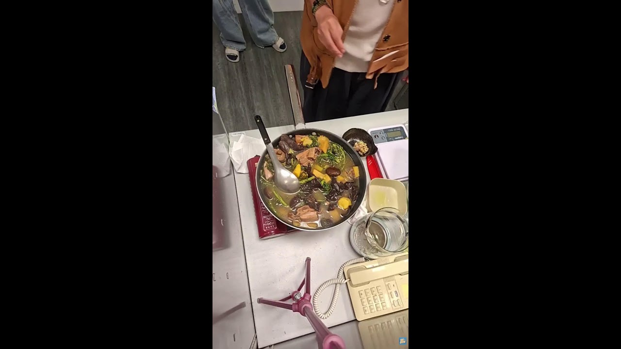 #辦公室小馬 直播 🍚🔥【年節臘味飯】「秘密法寶」登場1分鐘變身大廚🍚
