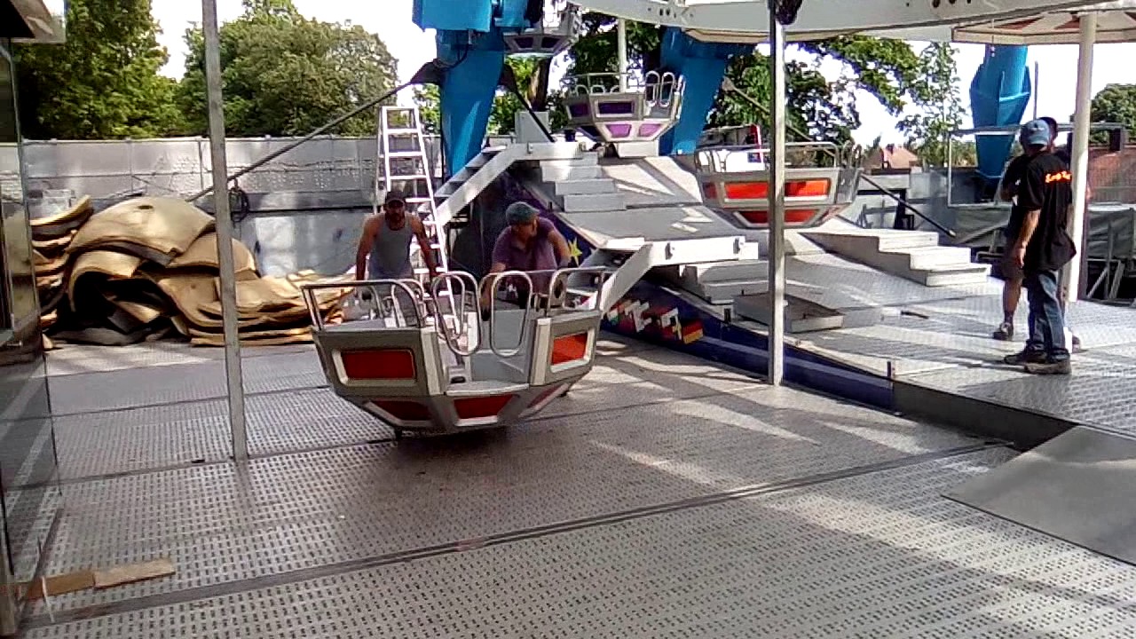 Erlanger Bergkirchweih 2017- Riesenrad Kipp und Sohn - Aufbau - Teil. 09