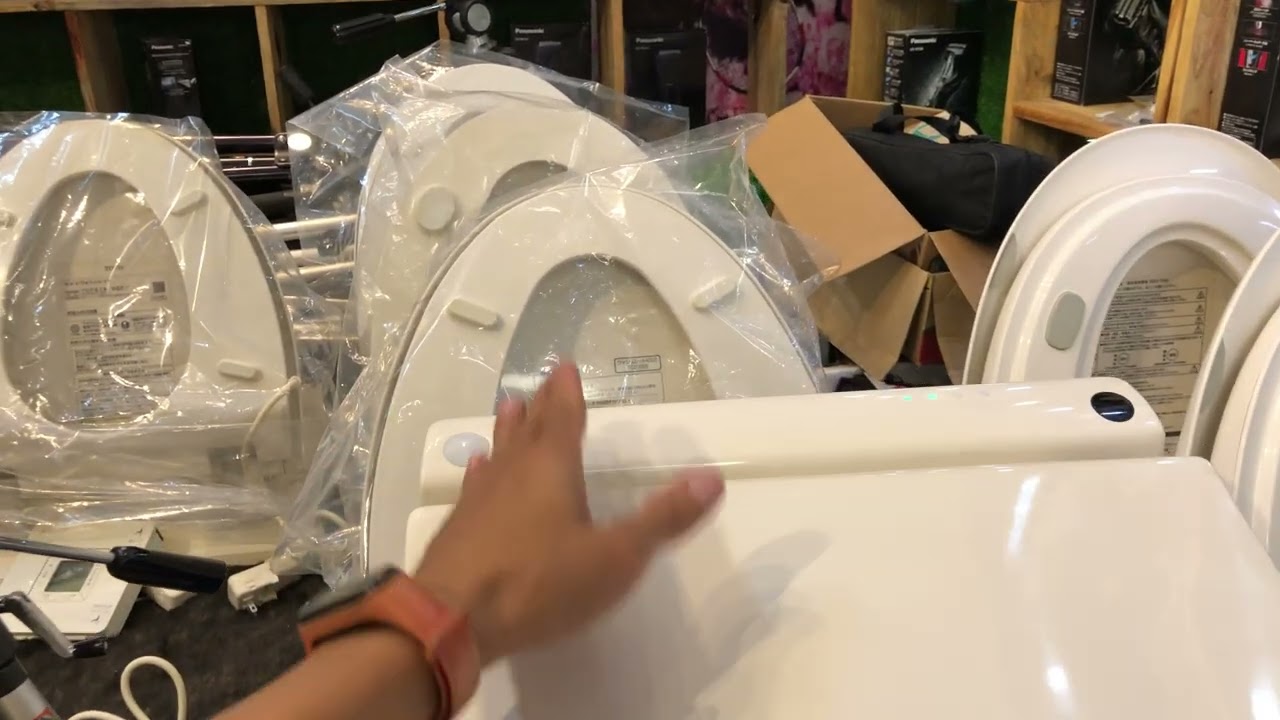 Giải thích về nắp bệt vệ sinh nhật bãi