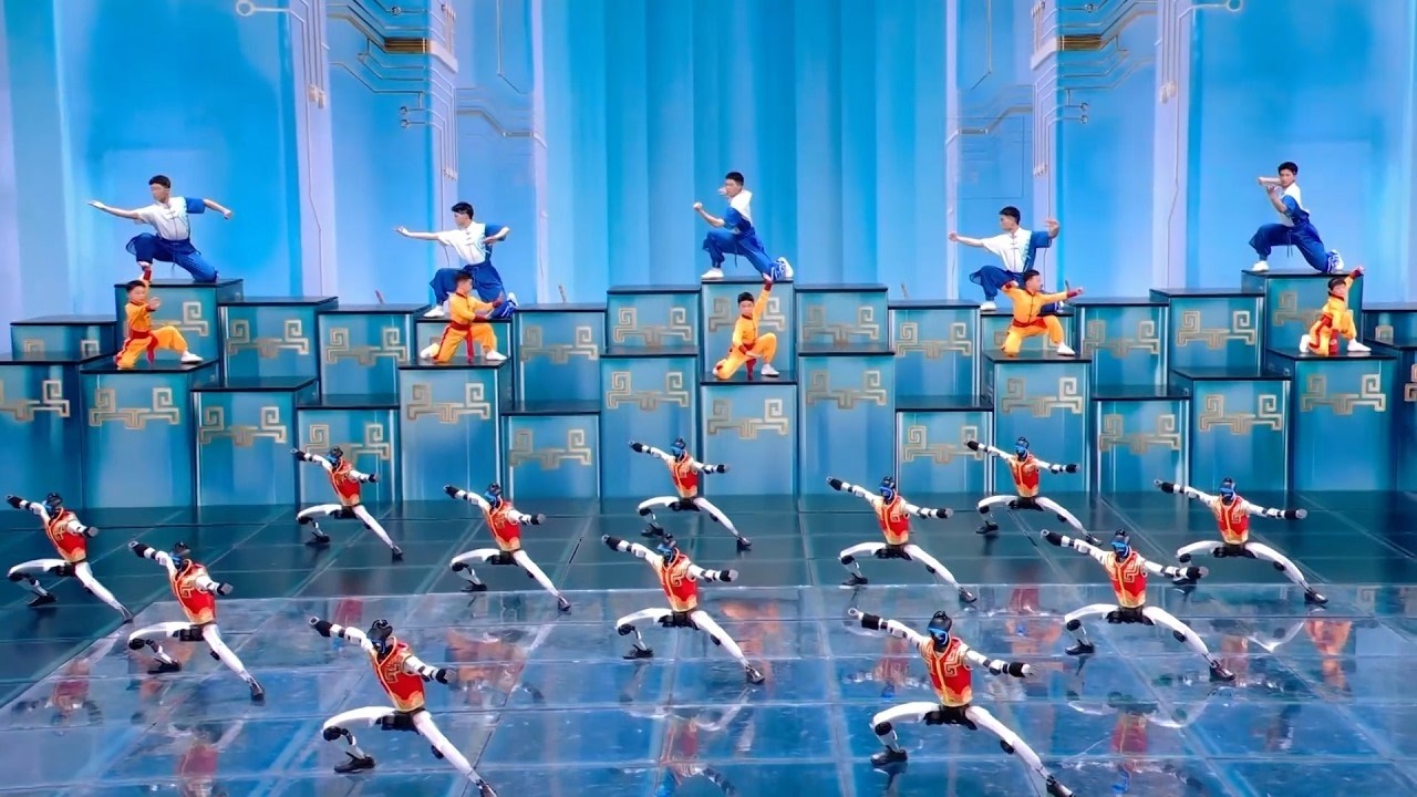 Vertical HD: Incredible Robot Martial Artists Wow Spring Festival Crowd #springfestival2026