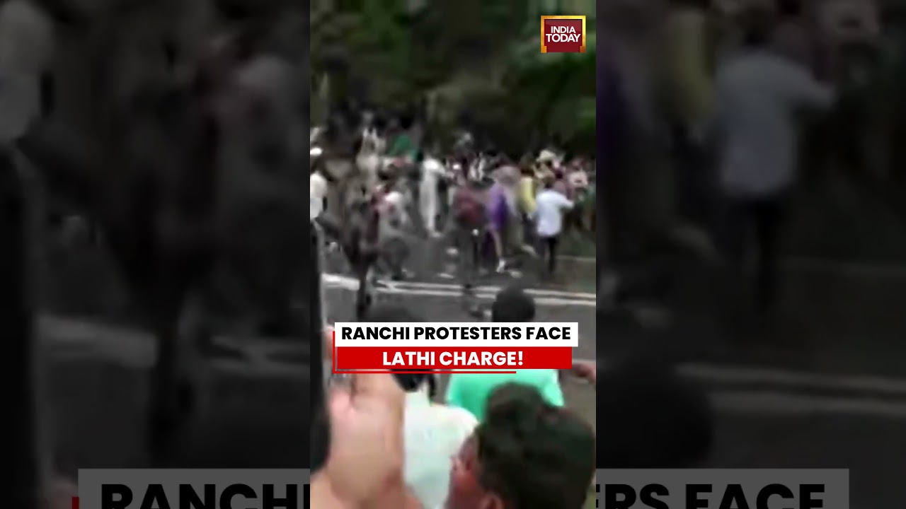 Ranchi: Police Lathi-Charge Student Protesters During JPSC-JSSC Assembly Gherao #ranchi #jpsc #jssc
