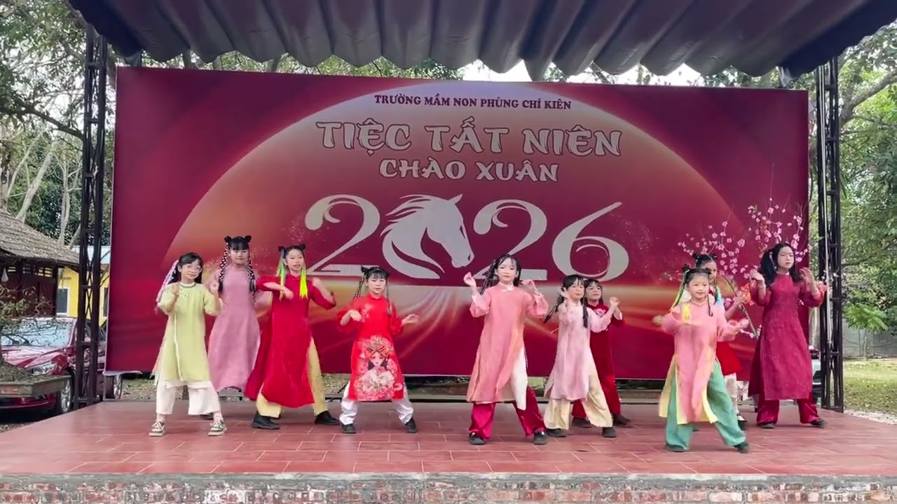 Múa: Làm gì mà phải hốt - tiệc tất niên MN PCK  