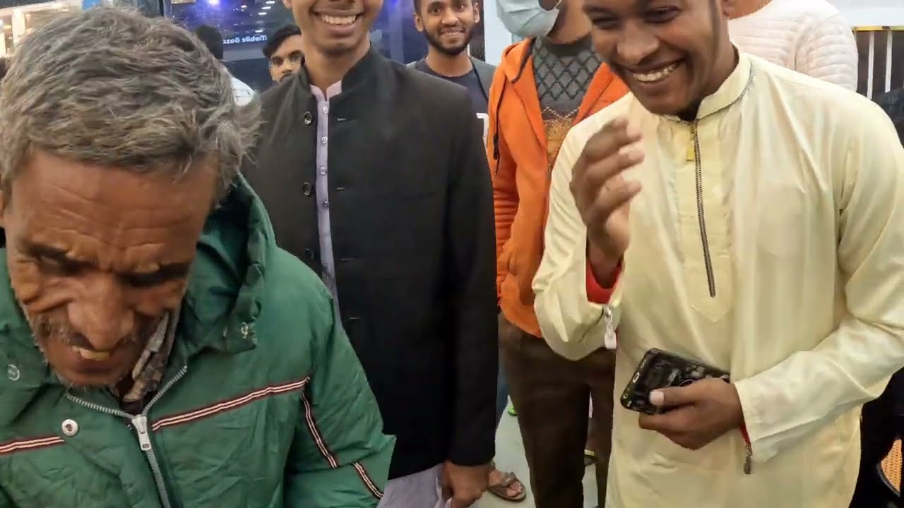 একটা ফোন কিনে দাও মা আমাকে।