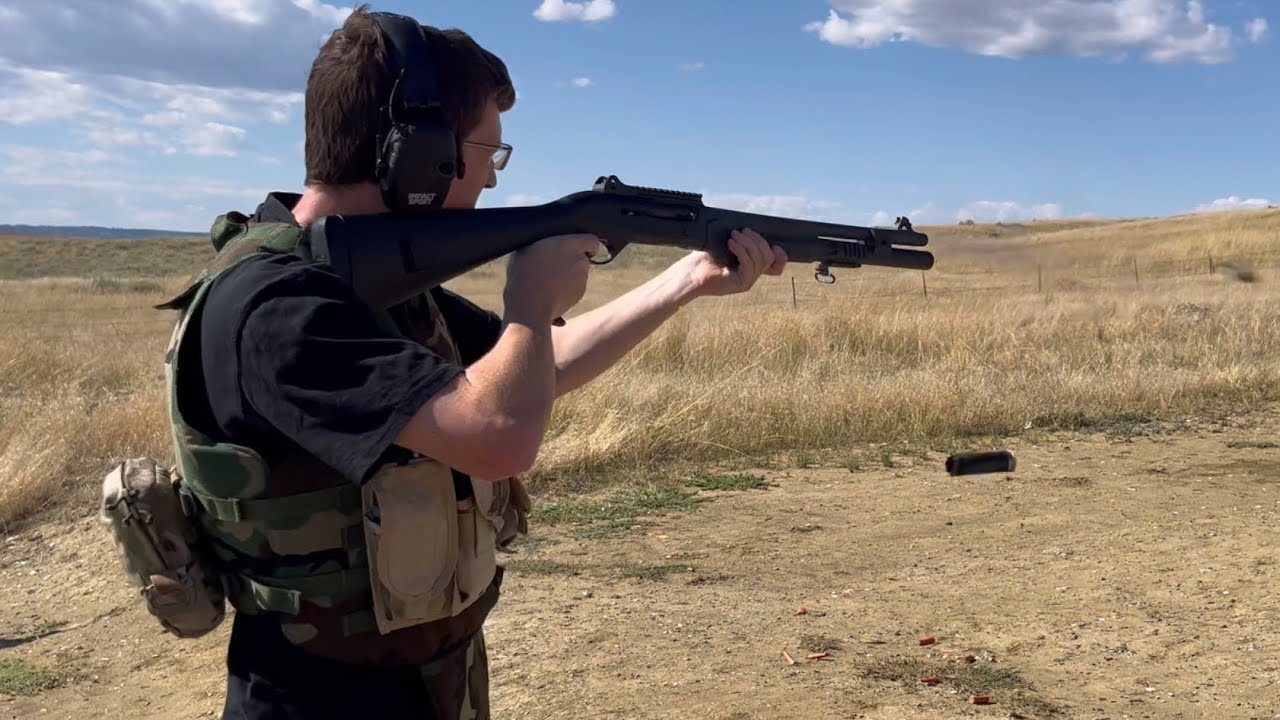 Benelli M2 vs M4 (quick comparison)