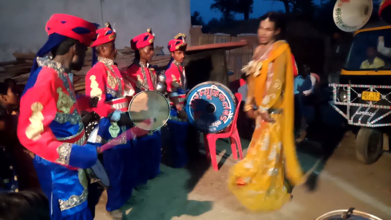 banshidhar chaudhari के गाना पर कितना अच्छा डांस किया बैंड में ~Chhori ge padhe chhi khagariya me