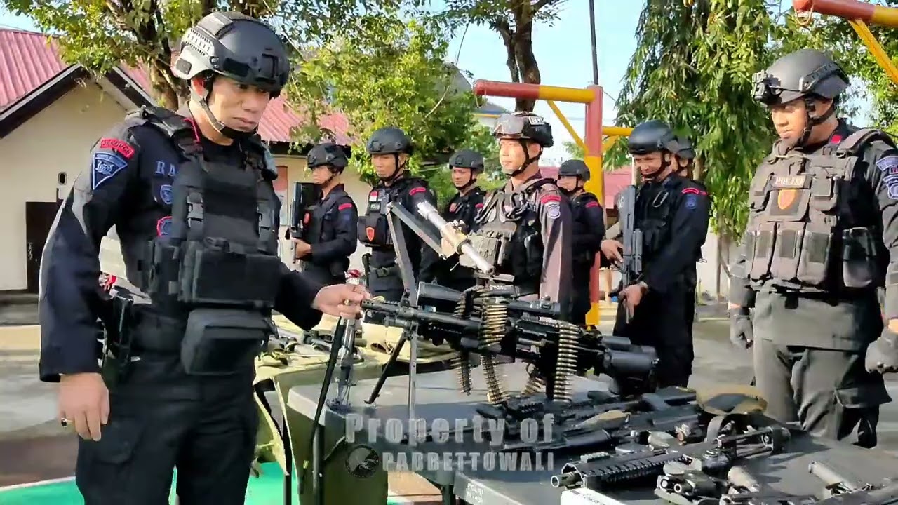 DANYON BRIMOB PAREPARE PIMPIN PELAKSANAAN APEL KESIAPSIAGAAN.