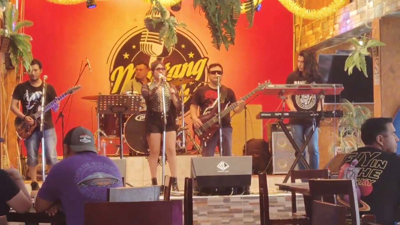 BANDA BAR - PIE DESCALZO -SHAKIRA  (COVER) VIVO