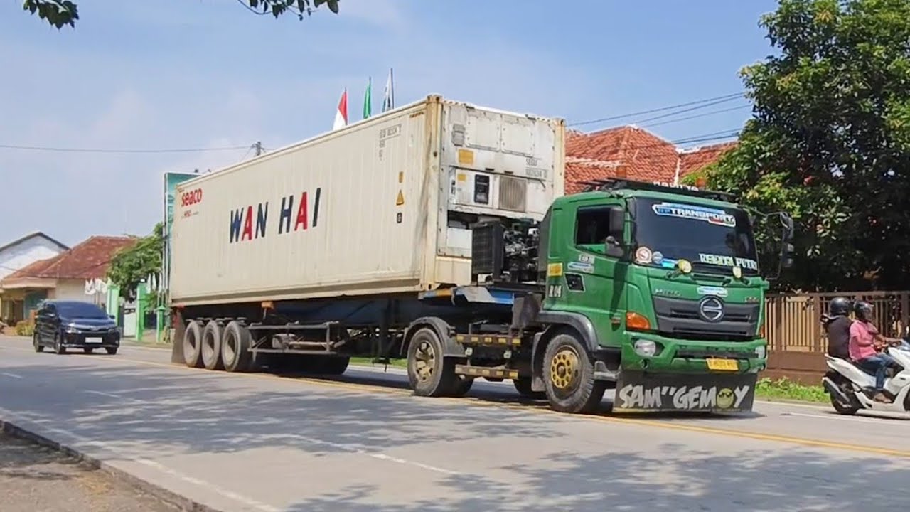 Truk Kontainer Panjang Hino WAN HAI, Konvoi Truk Wingbox Pantura, Truk Tangki Trailer Pertamina