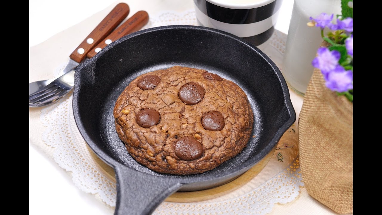 คุกกี้ร้อนกับไอศกรีม Hot Cookie with Ice Cream