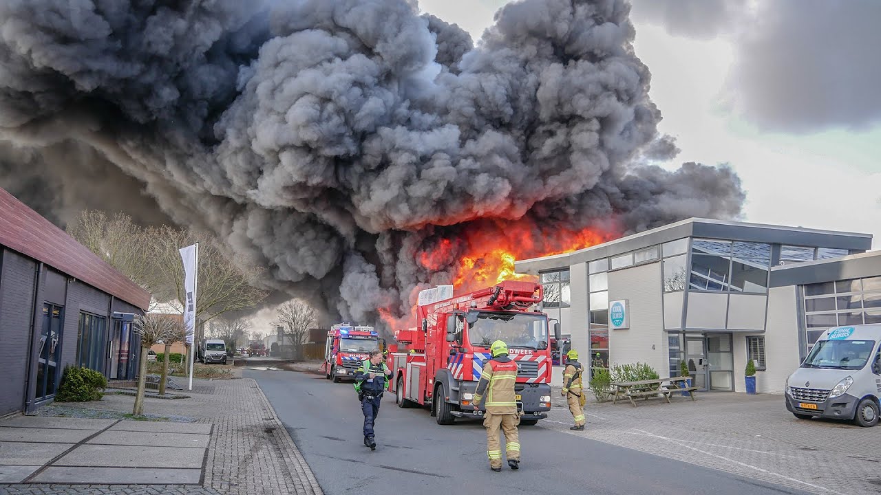 Twee Langedijker bedrijven door brand verwoest: 