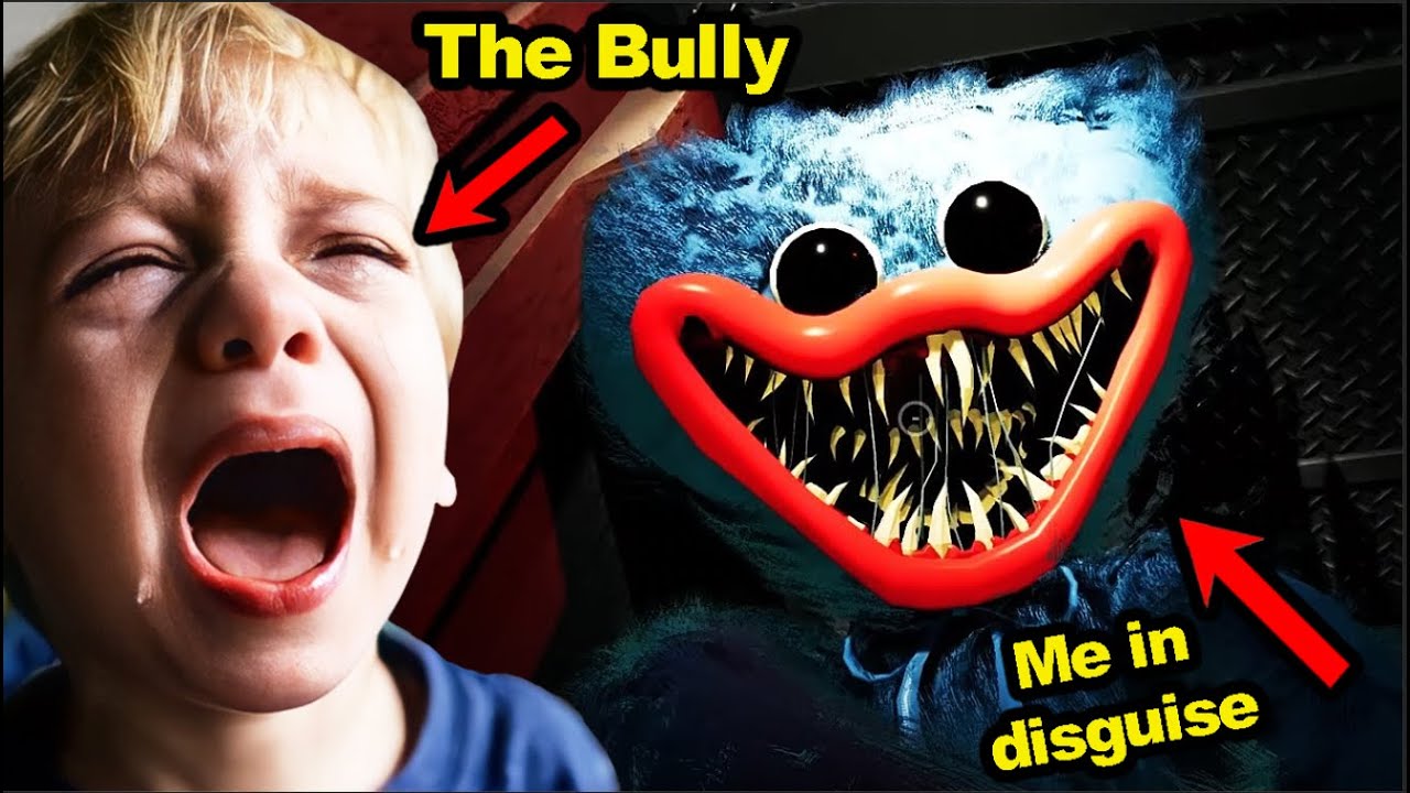 Bully gets PRANKED with Realistic Huggy Wuggy...