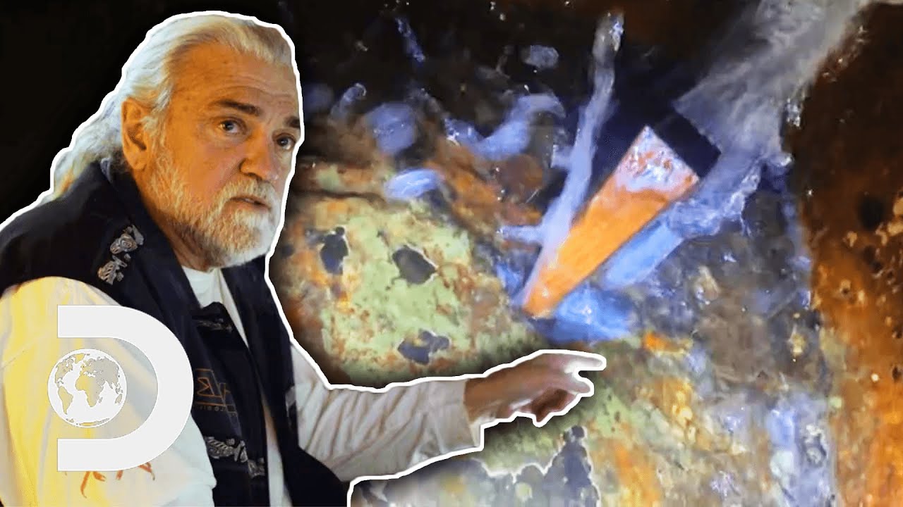 The Summer Bay Springs A Leak At Sea! | Deadliest Catch