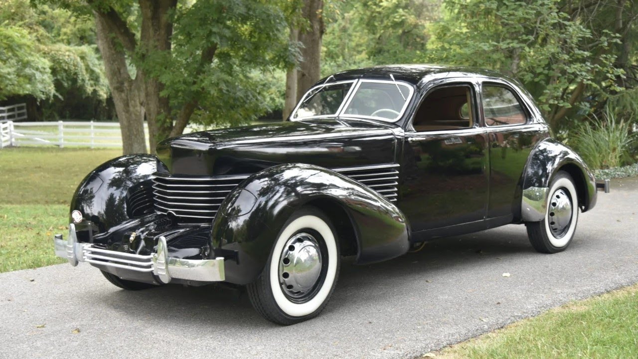 1936 Cord 810 Driving