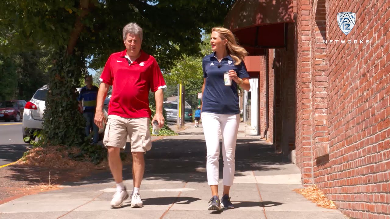 Walkin' to work with Washington State's Mike Leach