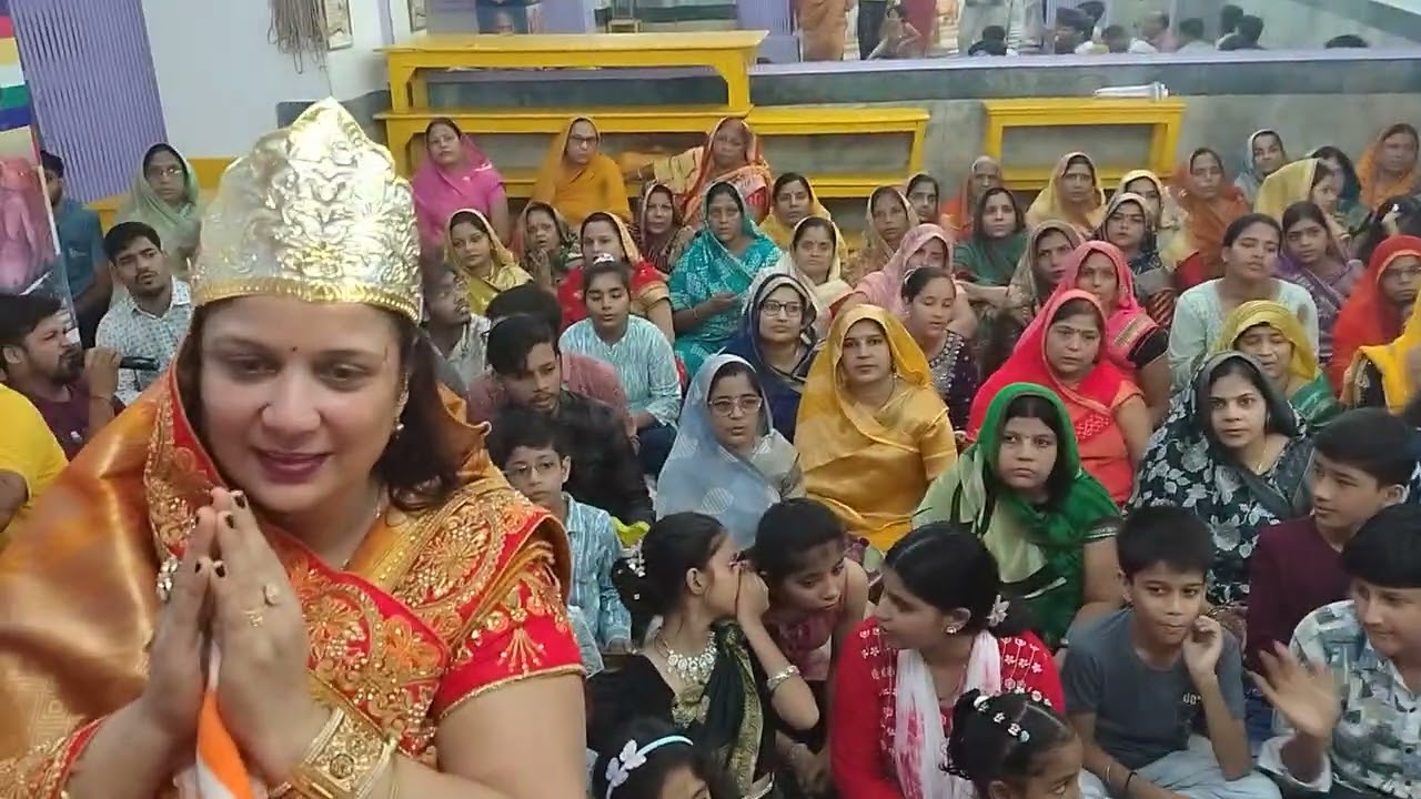 उत्तम संयम धर्म | पुण्यार्जक परिवार मंदिर जी में आरती करते हुए | श्री आदिनाथ आरती