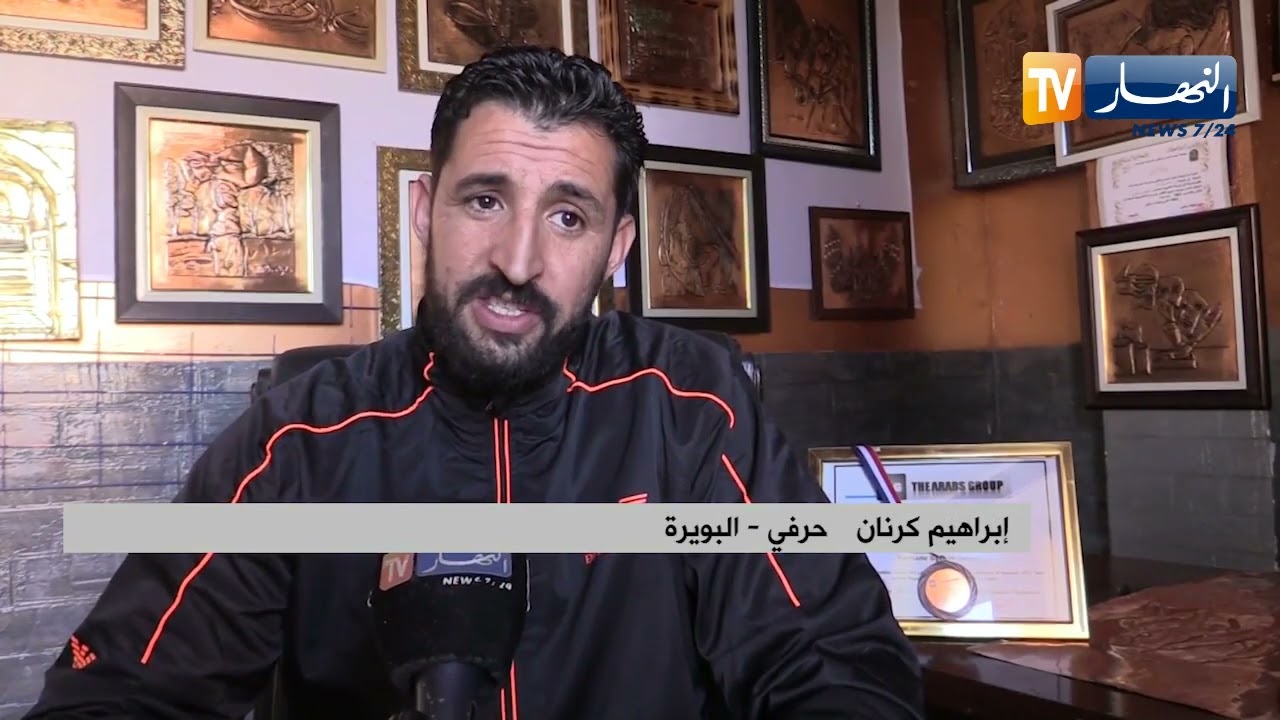 إبراهيم كرنان يتحدى التهميش ويبدع في النحت على النحاس
