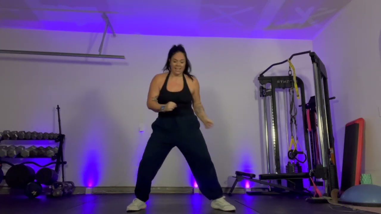 I'M A SLAVE FOR U by BRITNEY SPEARS || GET BADASS WITH BERNS || Cardio Kickboxing