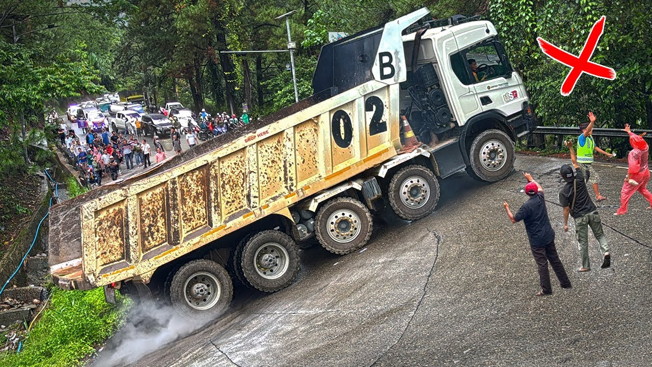 JARANG TERJADI !!! DRAMA TERBURUK HARI INI, Truk Tambang Dari Eropa Tersiksa Total di Sitinjau Lauik