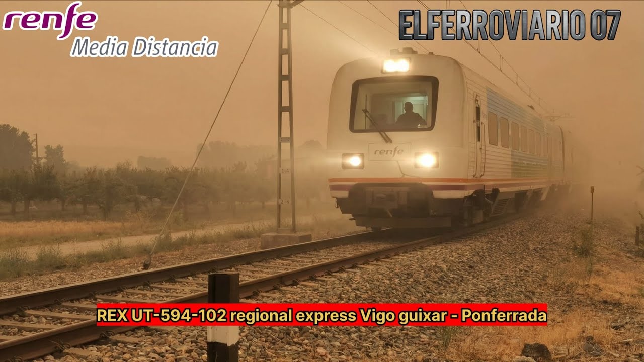 REX UT-594-102 a su paso por la placa (Ponferrada) destino Ponferrada 