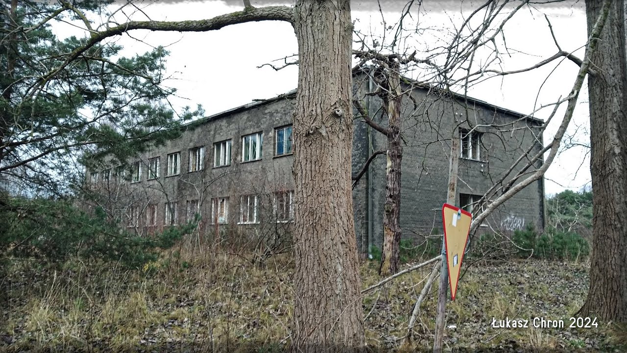 Hel - KPW Budynek Koszar (2 lata po rozbi&oacute;rce) oraz pozostałe pamiątki
