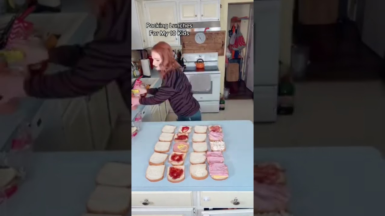 Packing Lunches For 10 Kids! 😮😁😘 #shorts