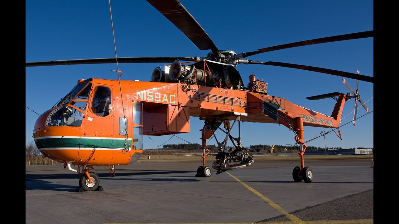 Constru&ccedil;&atilde;o de torre de transmiss&atilde;o com helic&oacute;ptero!