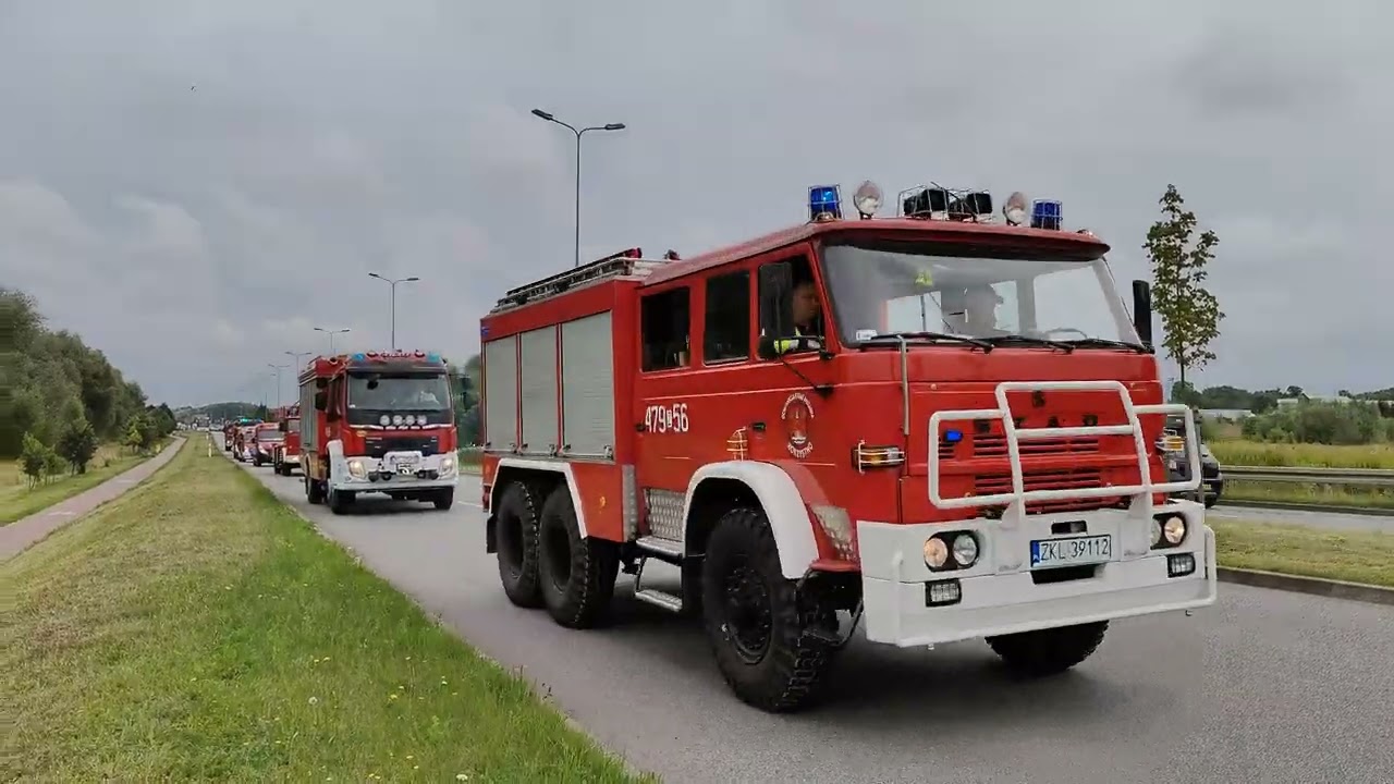 Parada wozów strażackich ulicami Kołobrzegu z okazji VI Festynu Strażackiego w Korzystnie #1