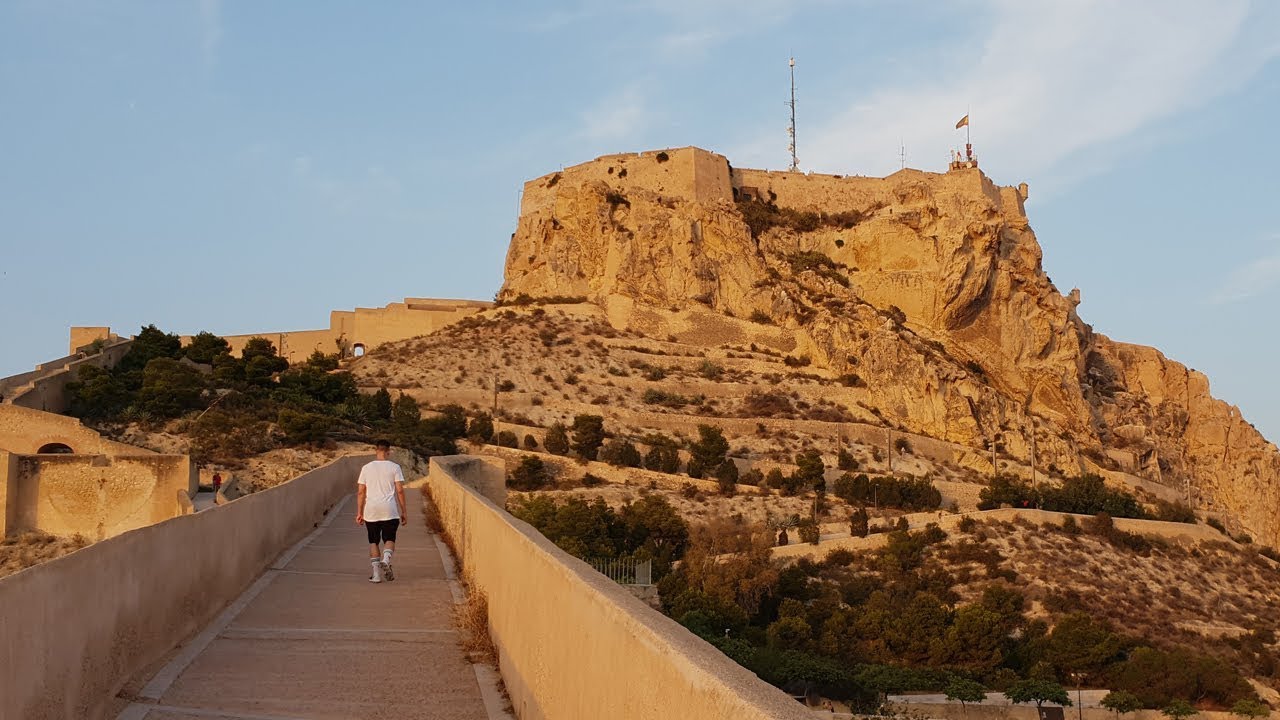 Alicante - La Scalata del Castello di Santa Barbara