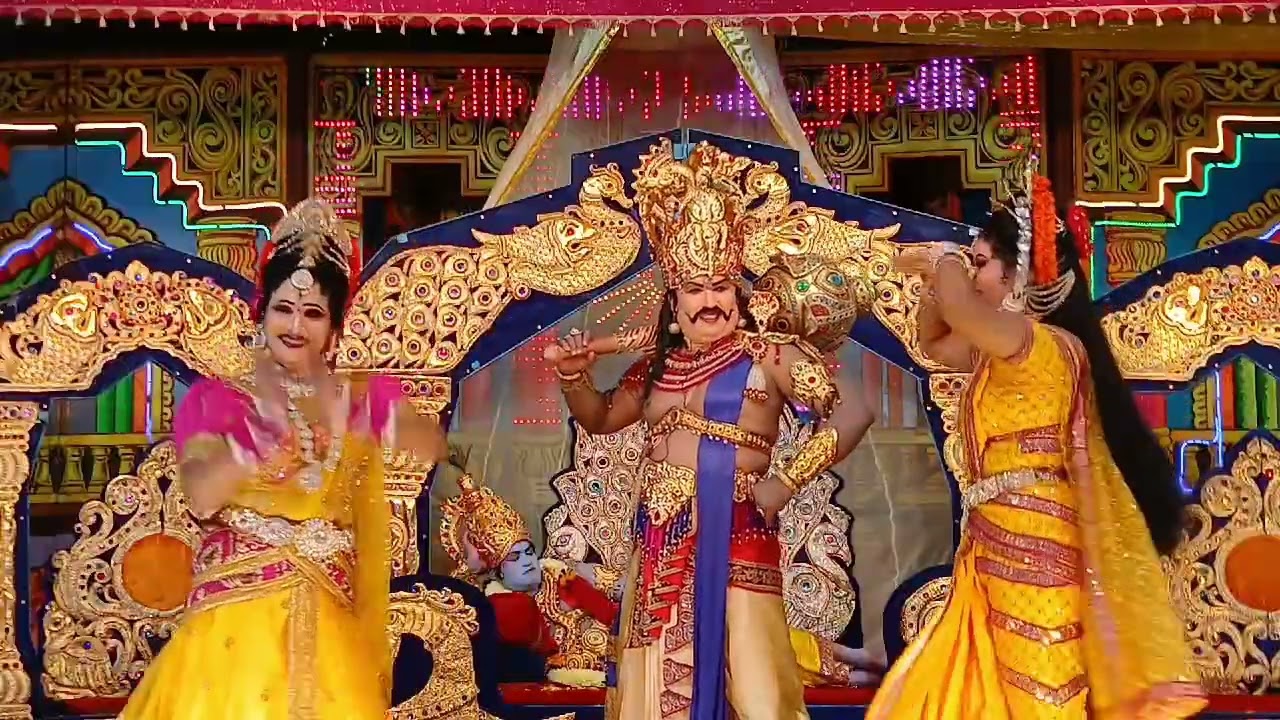 ಕುರುಕ್ಷೇತ್ರ ನಾಟಕದ ದ್ವಾರಕೆ ದೃಶ್ಯ.