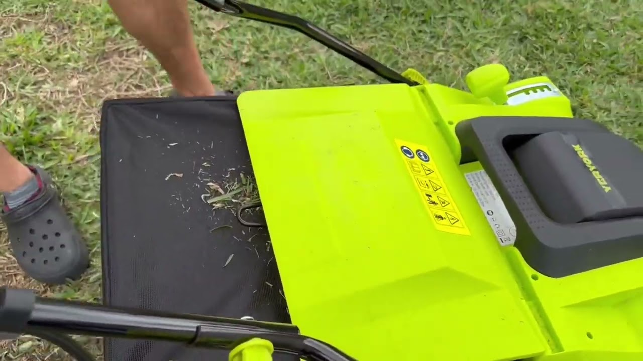 Yeryork 16-Inch Electric Dethatcher Scarifier&mdash;In Action Demo