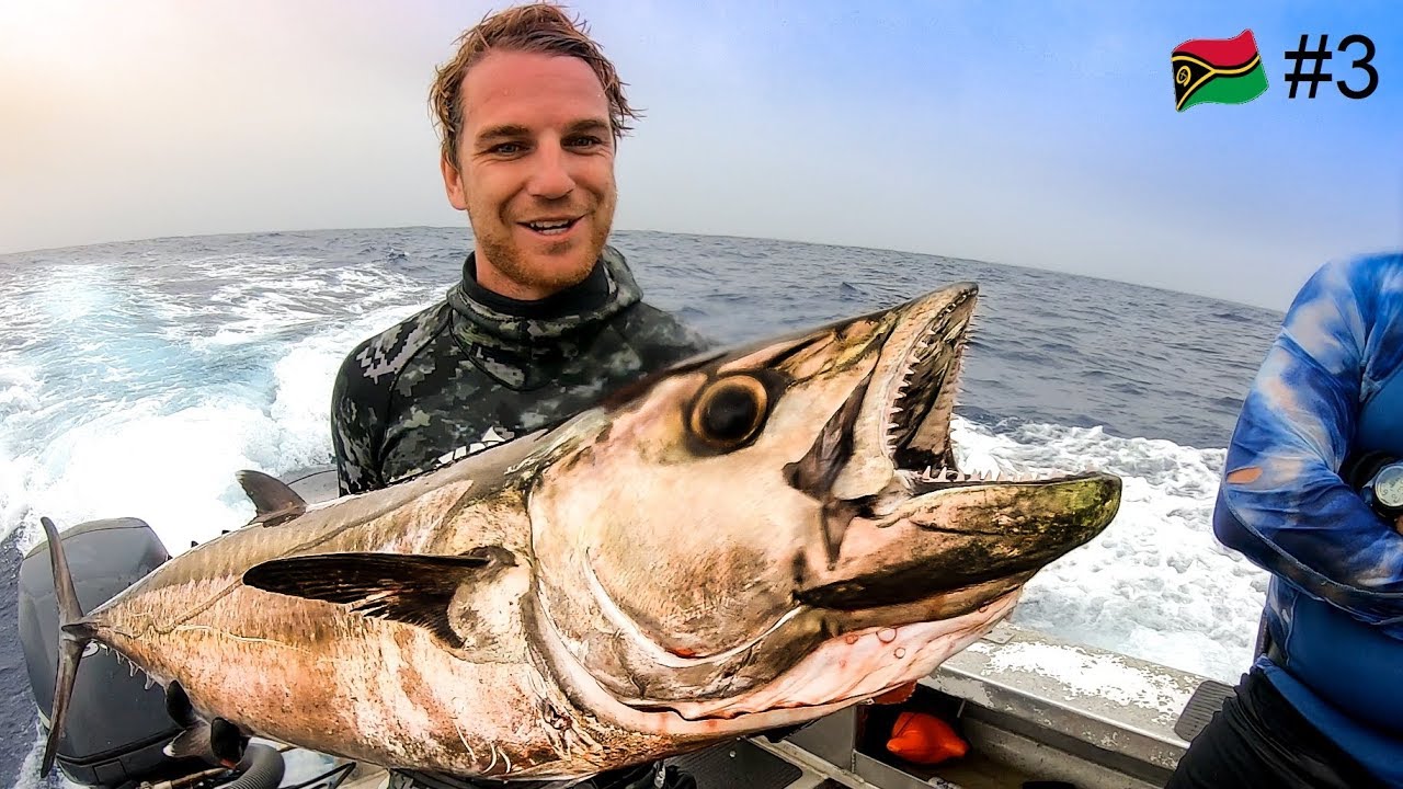 BLUEWATER SPEARFISHING & ISLAND LIFE: (Dogtooth Tuna & Wahoo) Vanuatu Part 3