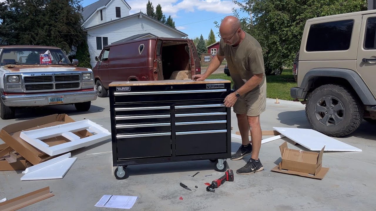 Unboxing a Yukon tool cart sold by Harbor Frieght. #harborfreight