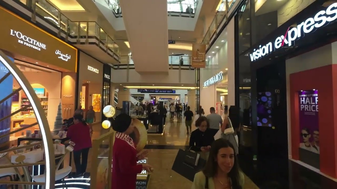 I Went to the Mall of the Emirates and Discovered the BEST Stores!