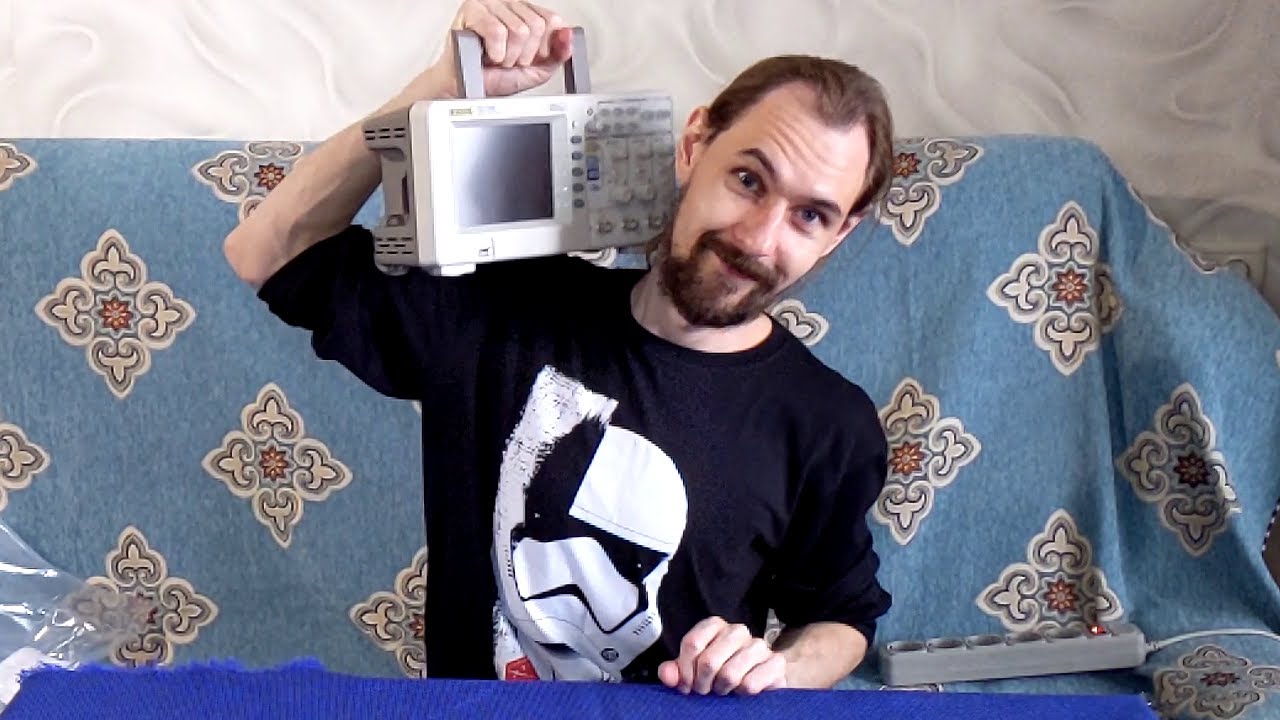 Unboxing oscilloscope Rigol DS1102E