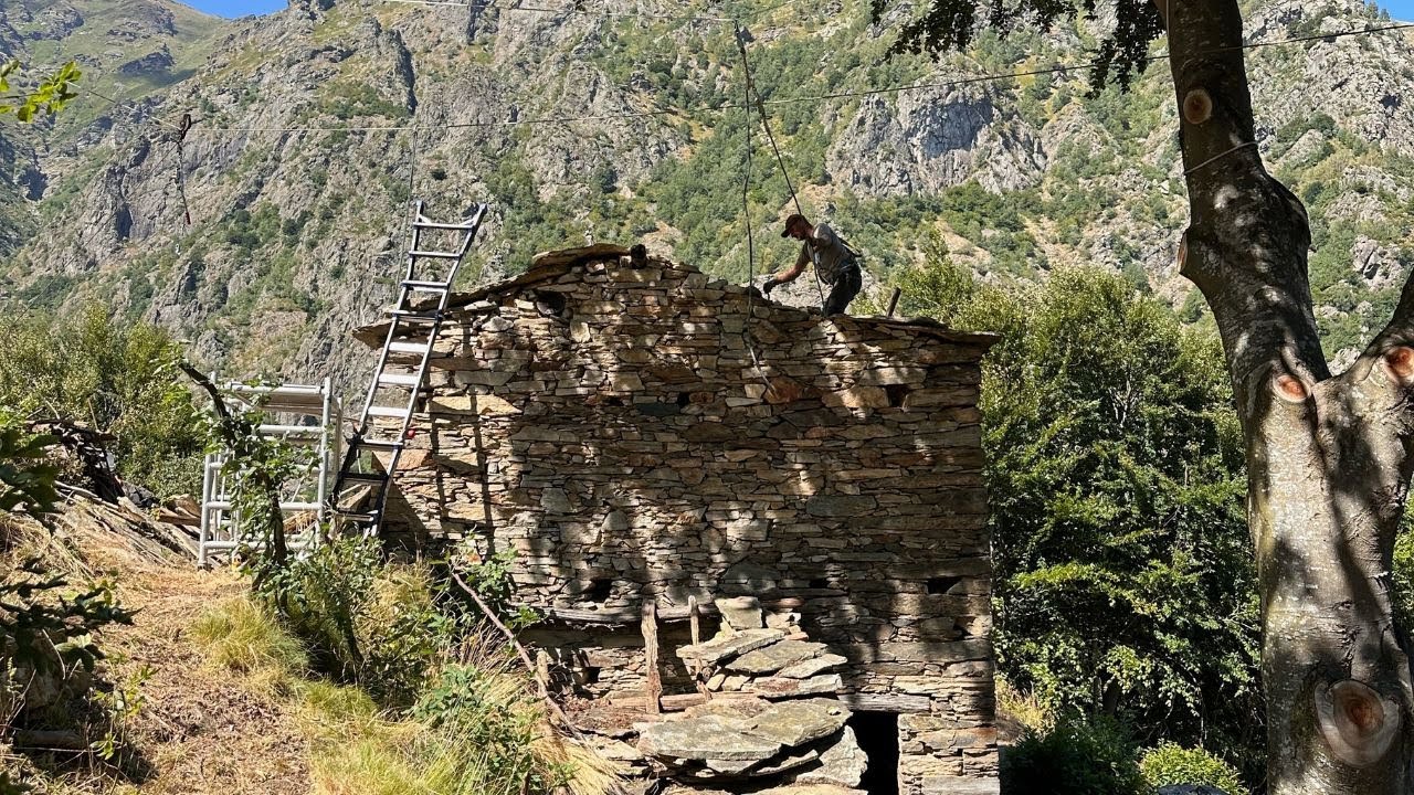 #4 Stone roof demolition on our abandoned stonecabin in the italian alps - Summer 2025