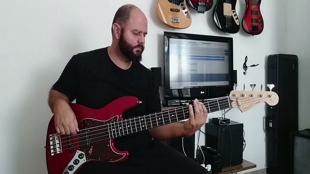 Toto - Dune Desert Theme (40 Tours Around The Sun) Bass Cover