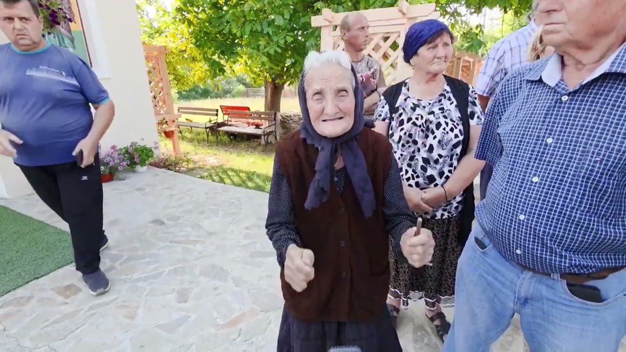Revoltă într-un sat din Teleorman! Preotul vrea să plece, sătenii dau vina pe fosta preoteasă!