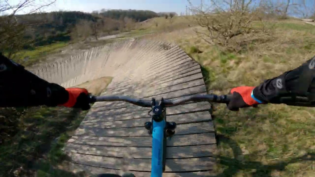 Bikepark Lac de L'eau d'heure on a Dirtjumper