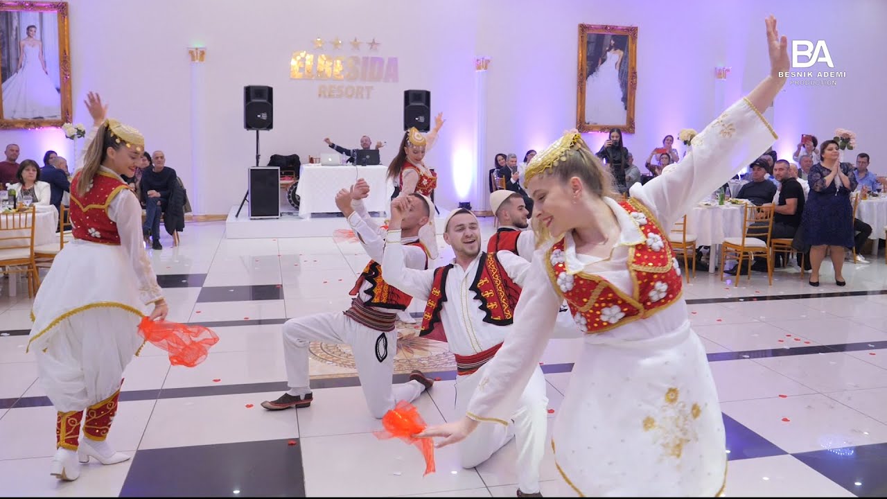 Surpriza e valltareve per ardhjen e krushqve me valle te shqiperise mesme- Dasma Shqiptare