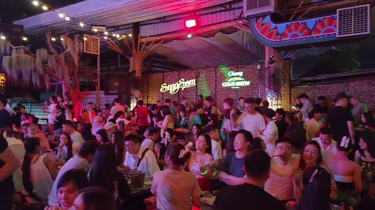 파타야 가든168 금요일 새벽 1시전경, Pattaya garden 166 1AM Friday scene
